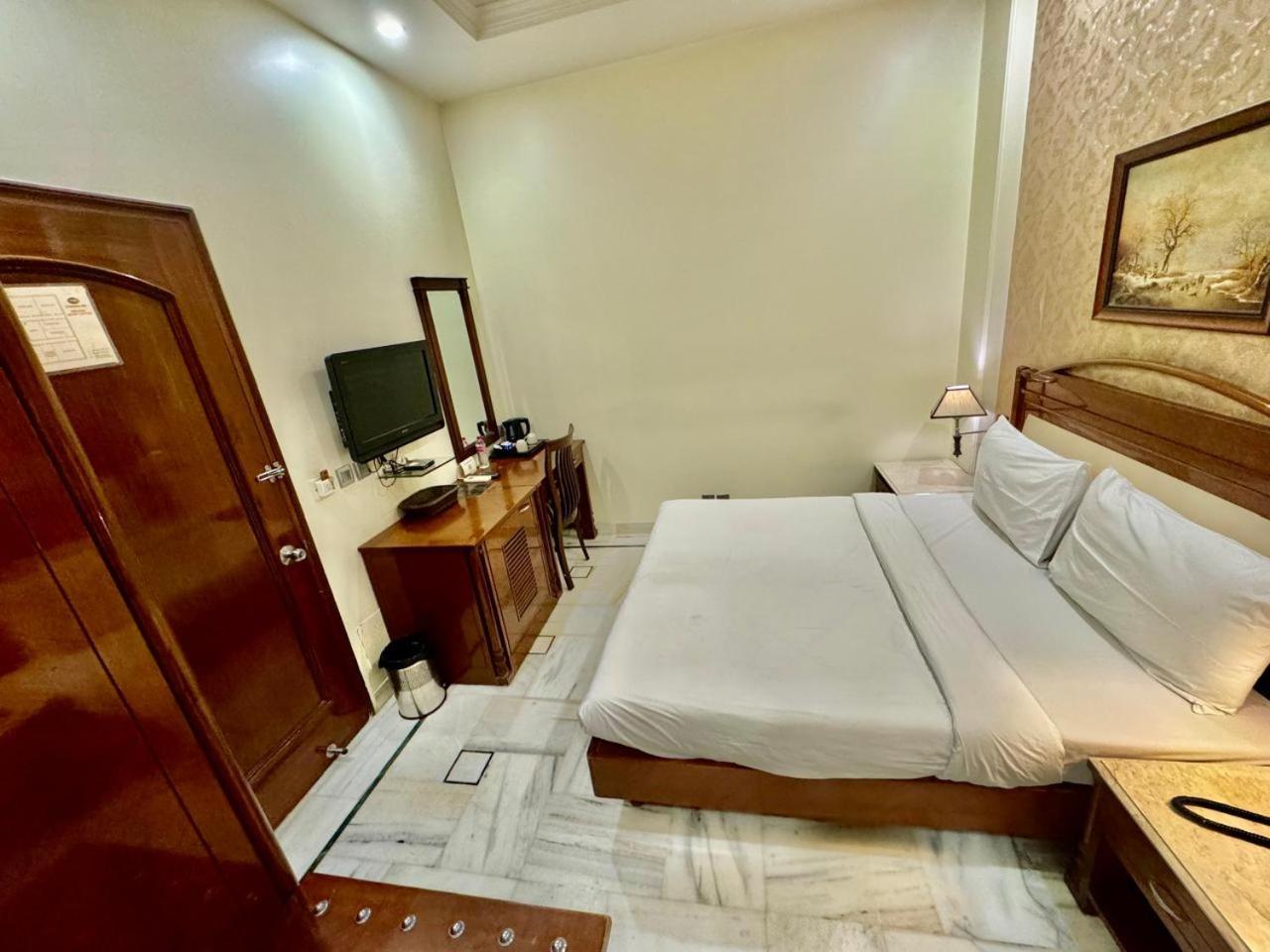 Hotel Florence Inn, Karol Bagh, New Delhi, 2 Min From Metro Eksteriør bilde